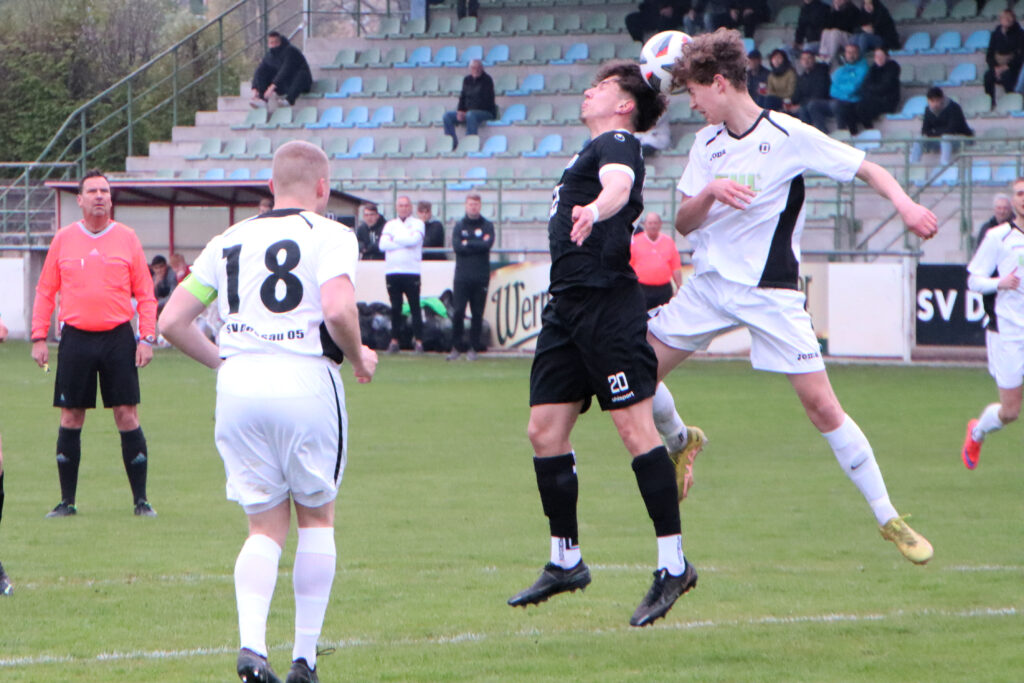 U19 hält eine Stunde mit