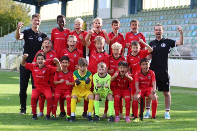 U11 U11